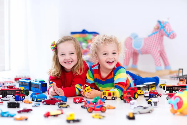 Spiele & Spielzeug: Fantasie, Lernen und Spaß vereint